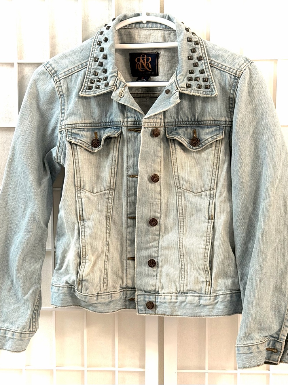 Vintage Rock & Republic  bleached Jean jacket. women’s size small
